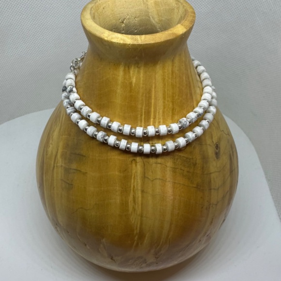Howlite necklace - 16 inches with heishi and silver beads - HANDMADE - Picture 6 of 6